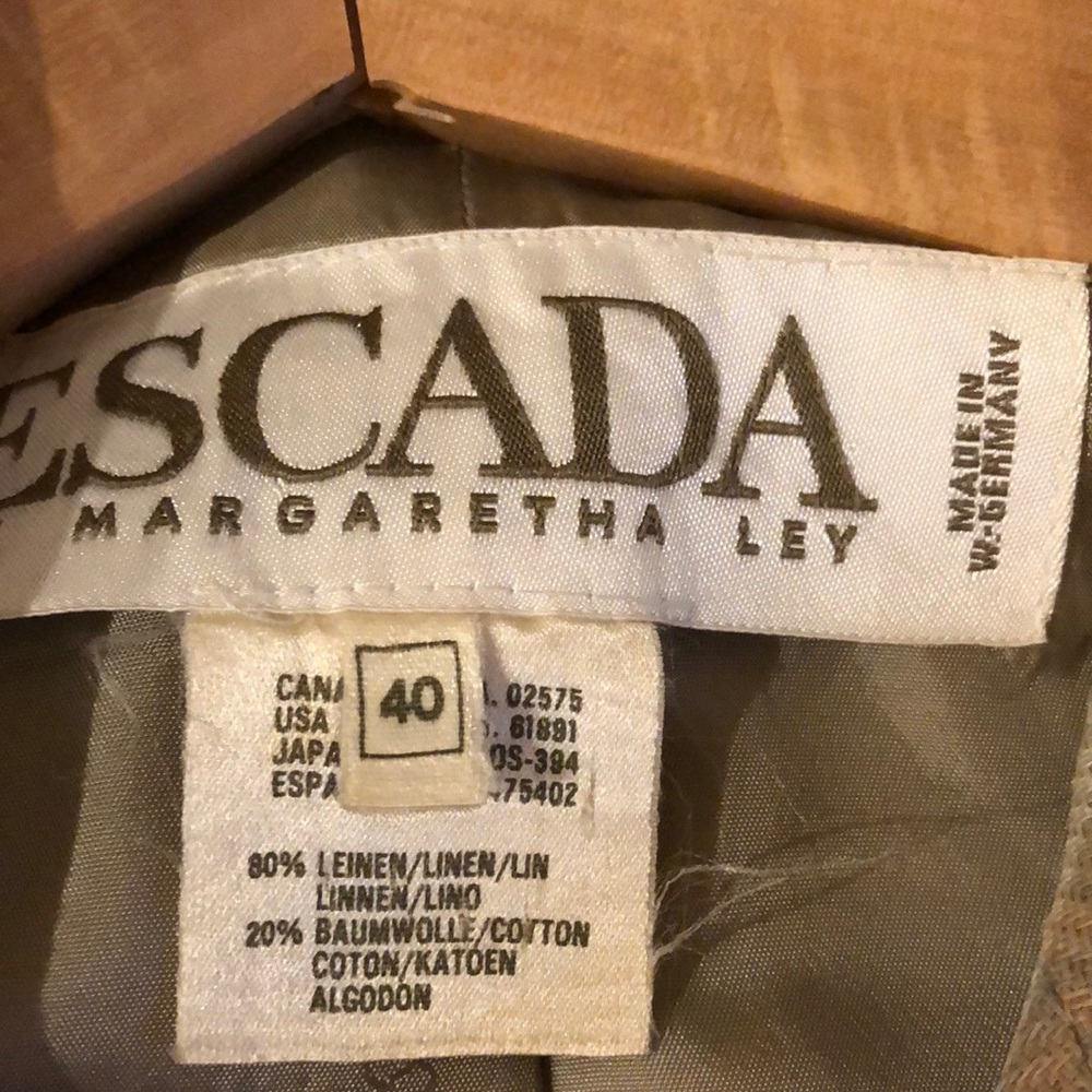 SALE❗️Escada jacket - Picture 3 of 3